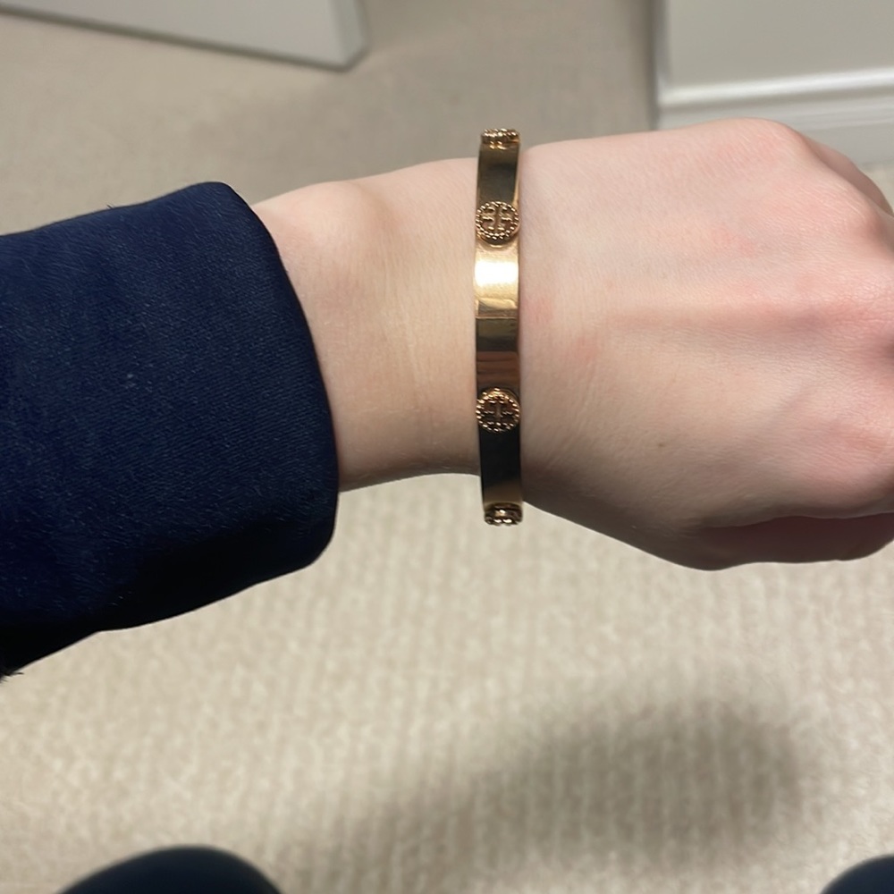 AUTHENTIC TORY BURCH BANGLE